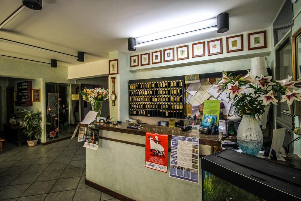 米勒瓦酒店 皮特拉利古 外观 照片